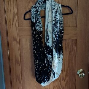 Like New! Infinity Scarf